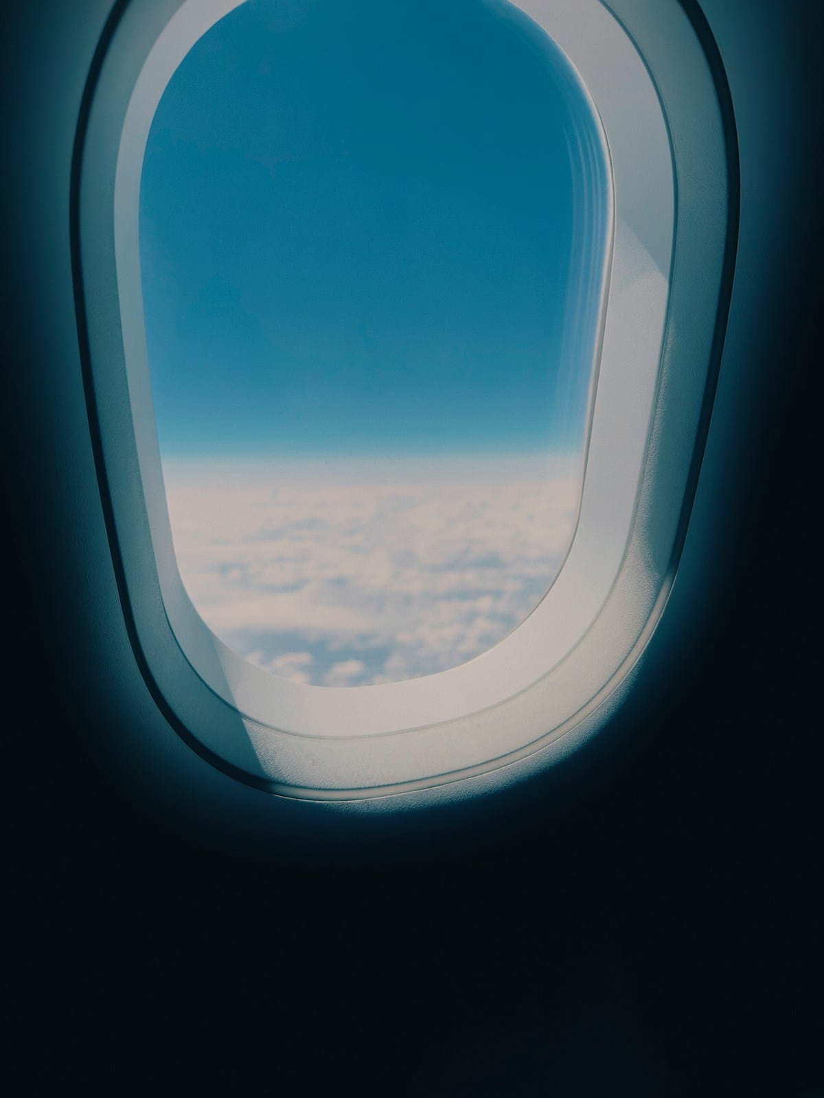 스웨덴에서 영국으로 비행하는 동안 비행기 창문에서 바라본 풍경