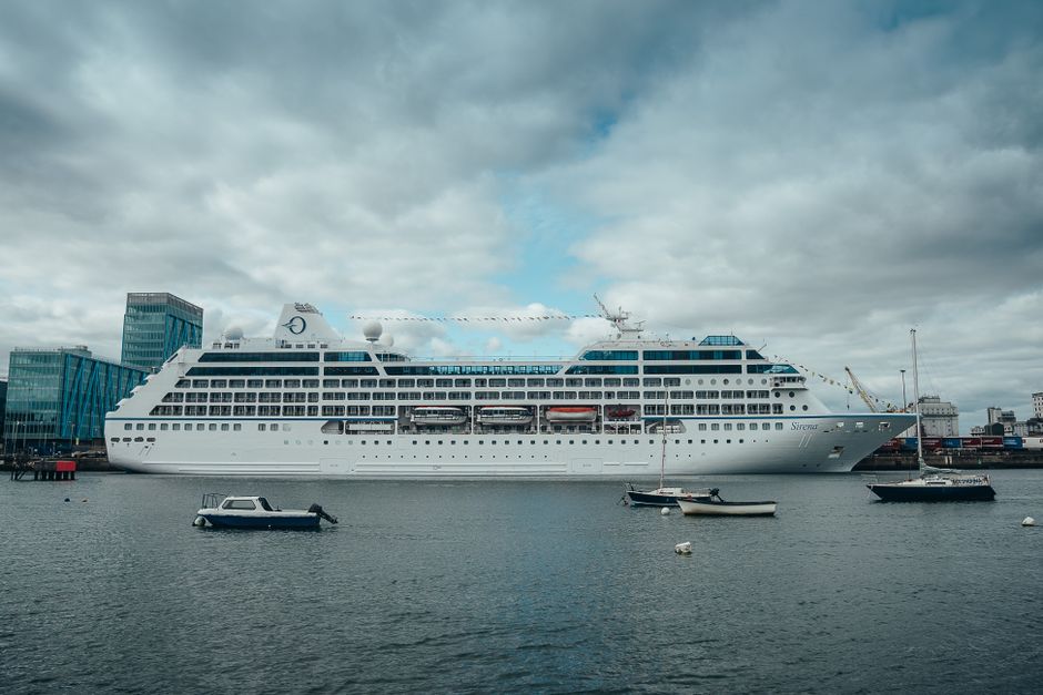 Cruise passengers who need a UK ETA at a UK port