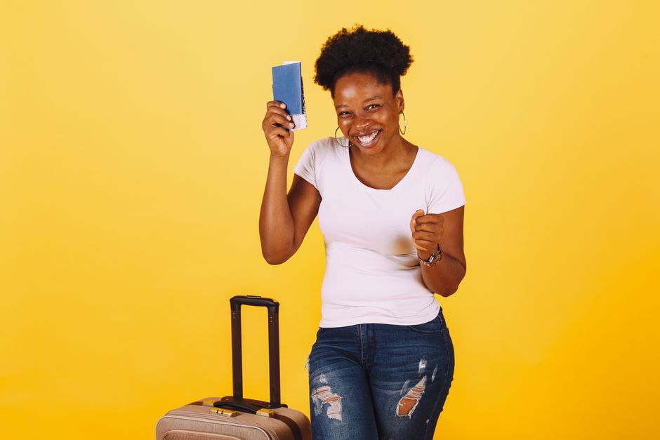 Person paying the UK ETA fee with an international card from abroad